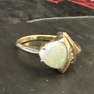Beautiful 10k Gold  Opal and Diamonds Ring